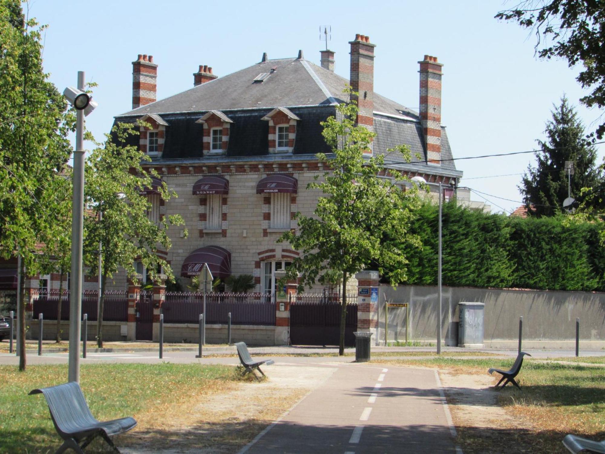 فندق Manoir Francois 1Er Vitry-le-François المظهر الخارجي الصورة